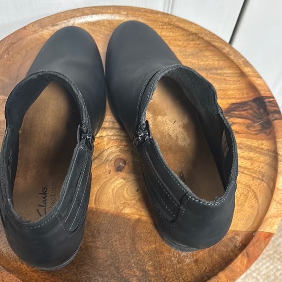 Clarks Women's Black Shoes - Picture 4 of 5